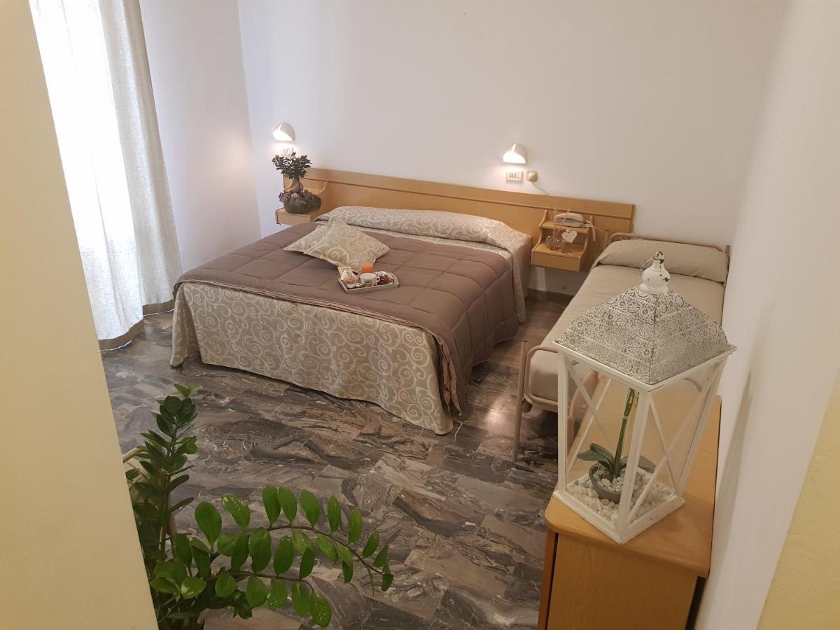 Hotel Romantica Rimini Ngoại thất bức ảnh