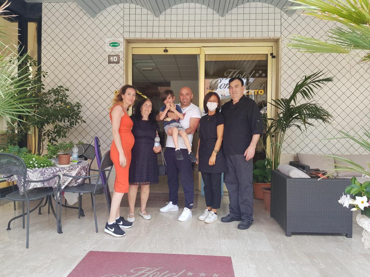 Hotel Romantica Rimini Ngoại thất bức ảnh