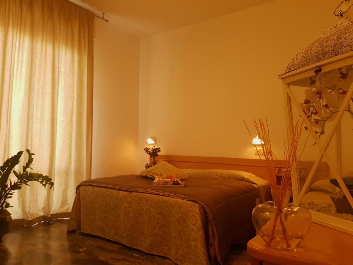 Hotel Romantica Rimini Ngoại thất bức ảnh