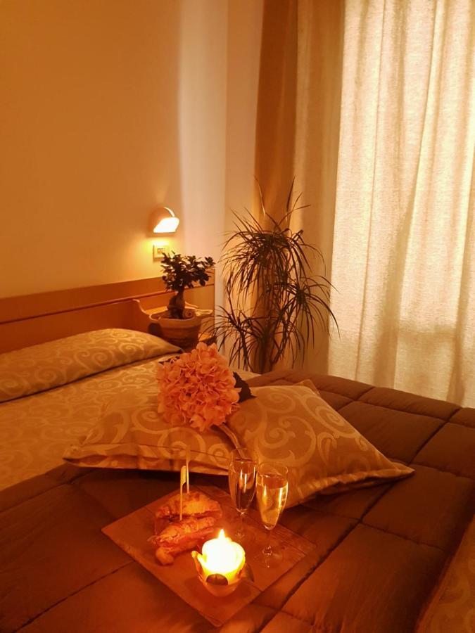 Hotel Romantica Rimini Ngoại thất bức ảnh