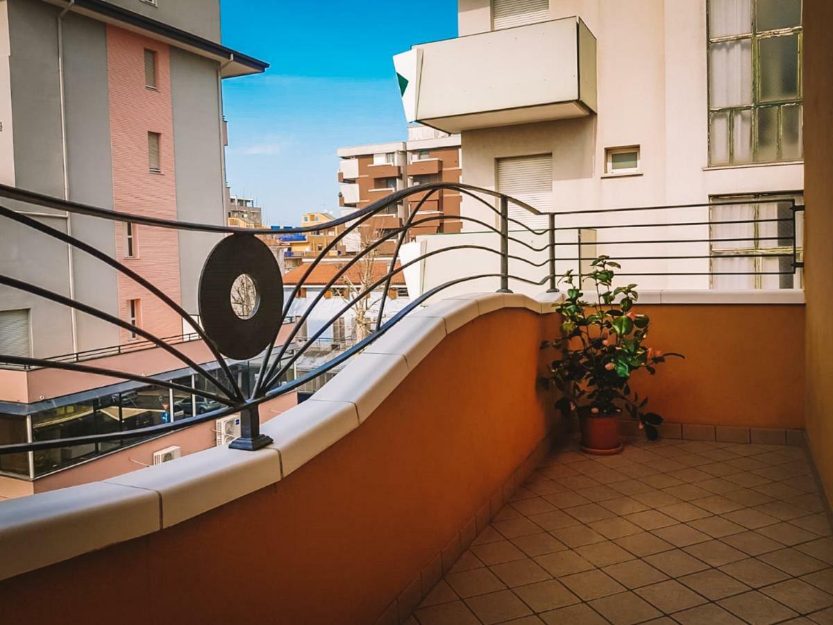 Hotel Romantica Rimini Ngoại thất bức ảnh