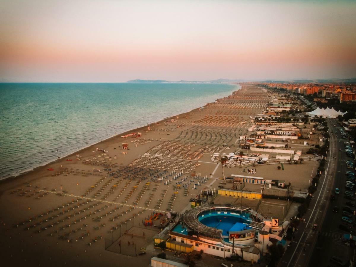 Hotel Romantica Rimini Ngoại thất bức ảnh